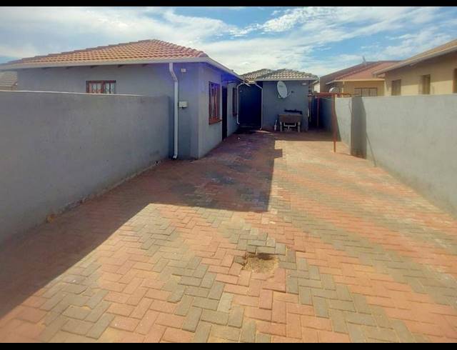 0 BEDROOM PROPERTY TO RENT IN PROTEA GLEN